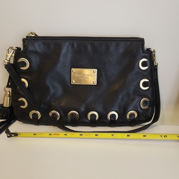 Michael Kors Astor Grommet Tassel Clutch Convertible Shoulder Bag Academia - Picture 6 of 6